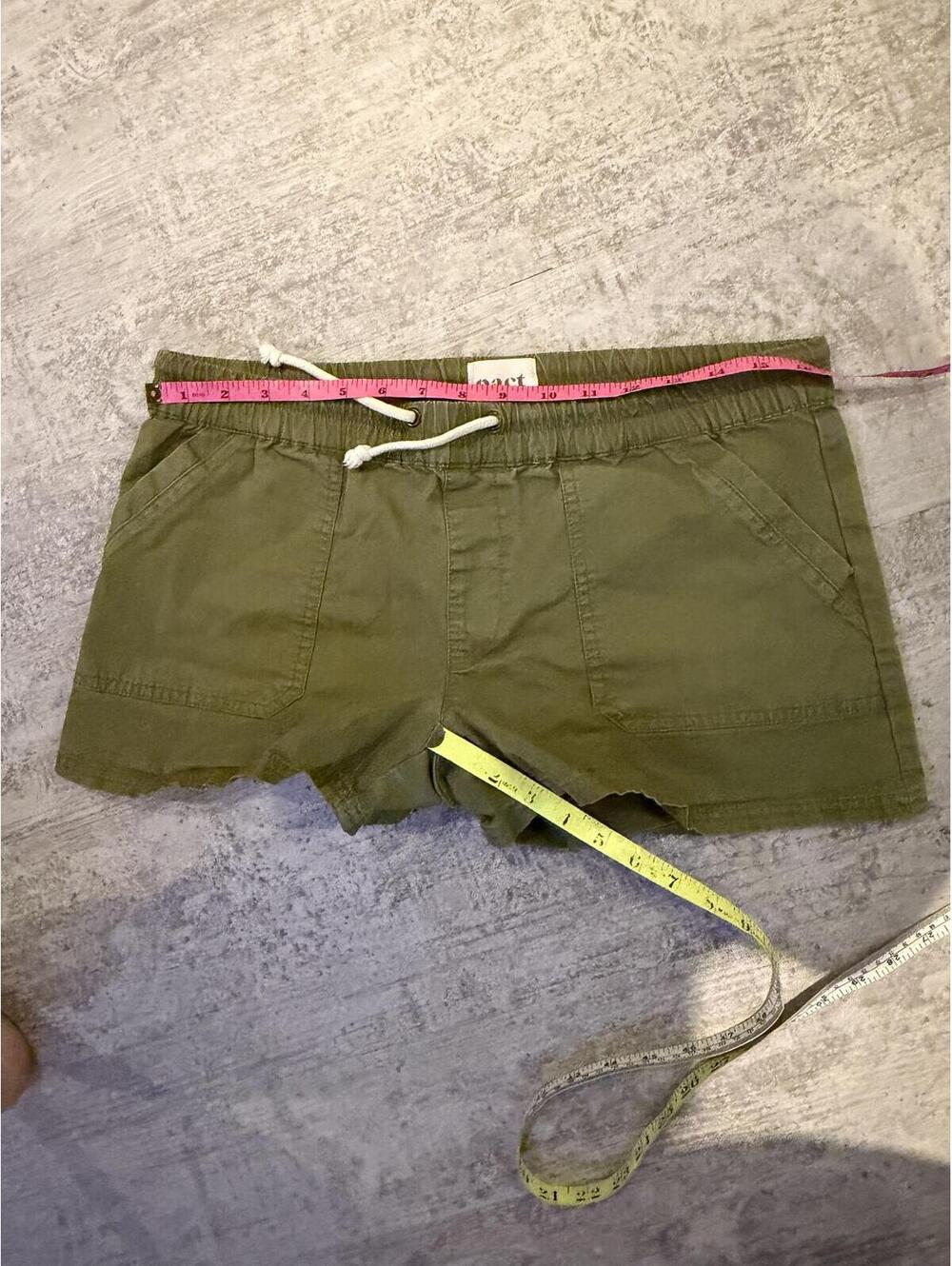 Pact Women's Olive Green Woven Organic Cotton Drawstring Shorts Size Small - Picture 6 of 6